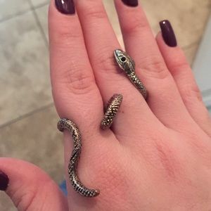 Very unique snake ring
