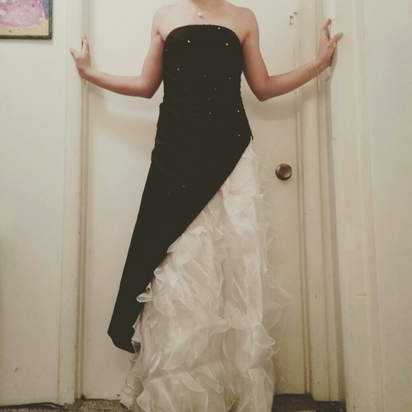 Black and White Strapless Prom Dress