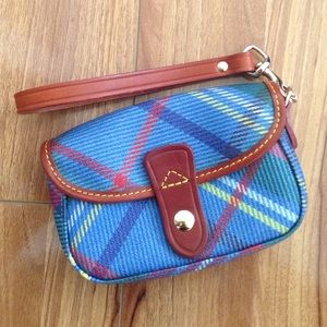 dooney and bourke flap wristlet