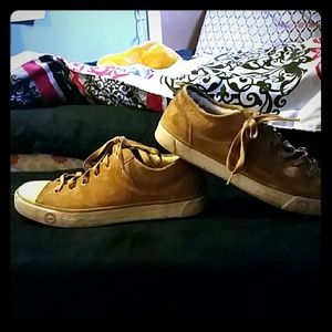 Size 9 UGG sneakers