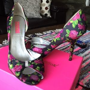 Betsey Johnson pumps