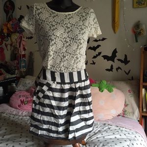 Jailhouse striped skirt with pockets