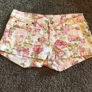 floral shorts