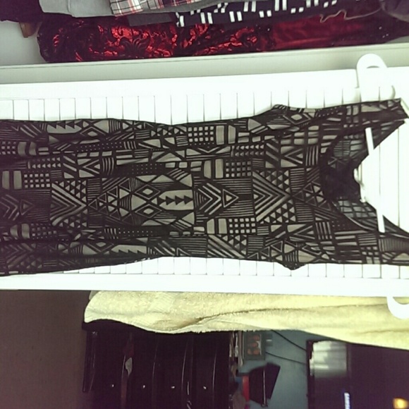 Cute fitted dress - Picture 2 of 2