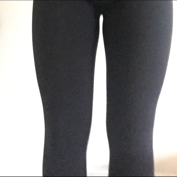 SOLD 🎁 Lululemon Wunder Under - Picture 4 of 4