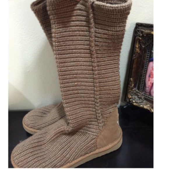 UGG Shoes - Chestnut knit uggs!