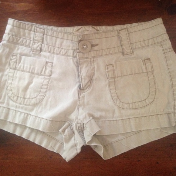 Kahki shorts