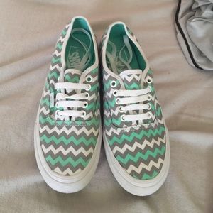 Chevron vans
