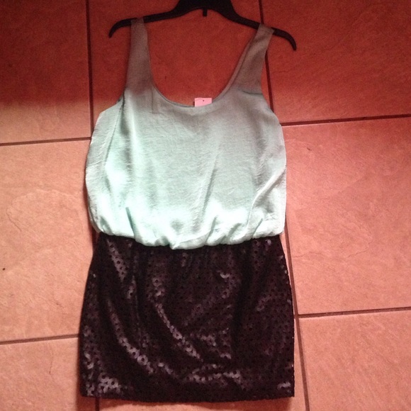 Shirt/skirt - Picture 1 of 1