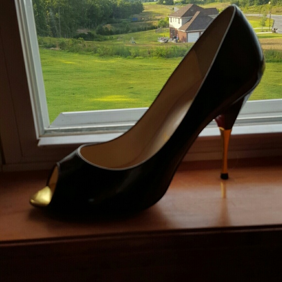 Christian louboutin  peep toe pumps gol metal heel