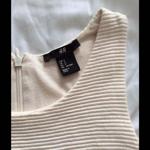 H&M Stretchable Dress - Picture 2 of 4