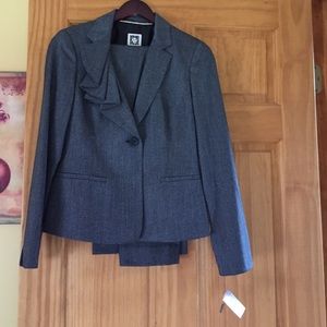 Anne Klein 2-piece pant suit