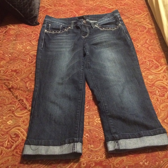 Earl jean capris