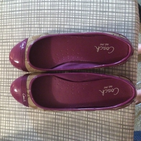 Coach flats