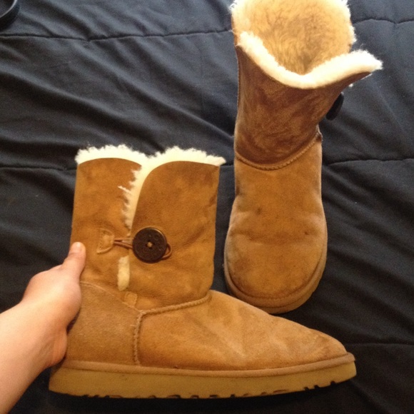 -SOLD- Chestnut Ugg Boots