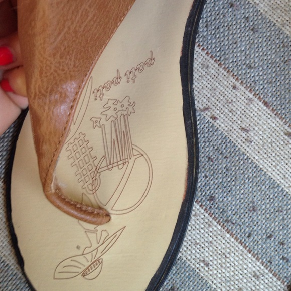 Sandals - Picture 3 of 4