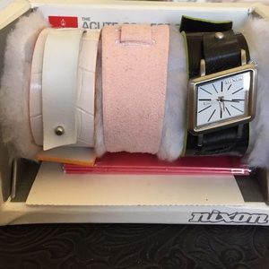 NIB Nixon watch