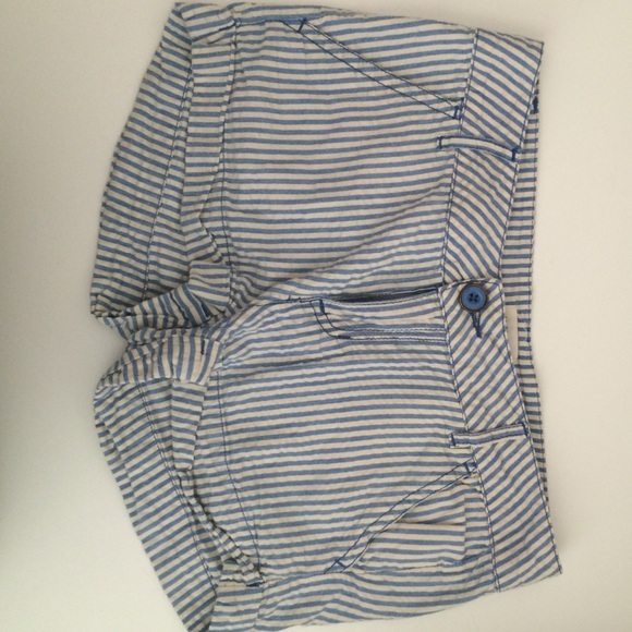 Shorts with blue stripes