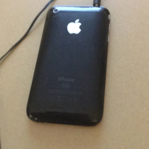 3rd generation iPhone - Picture 2 of 2