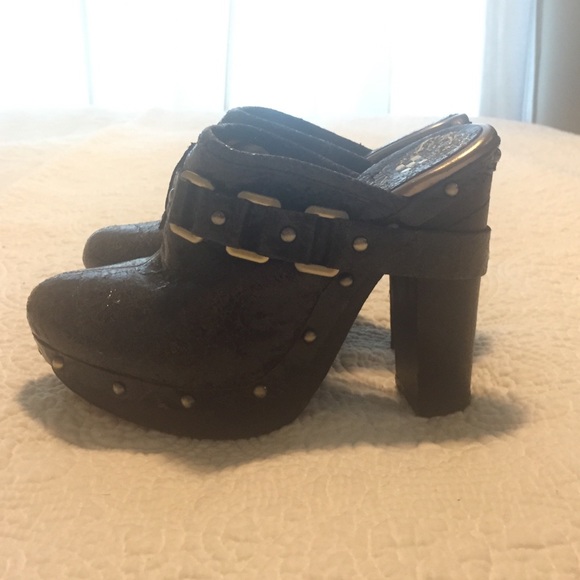 Vince Camuto Platform heels
