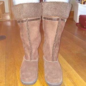 Women's faux shearling tall boots, brown.