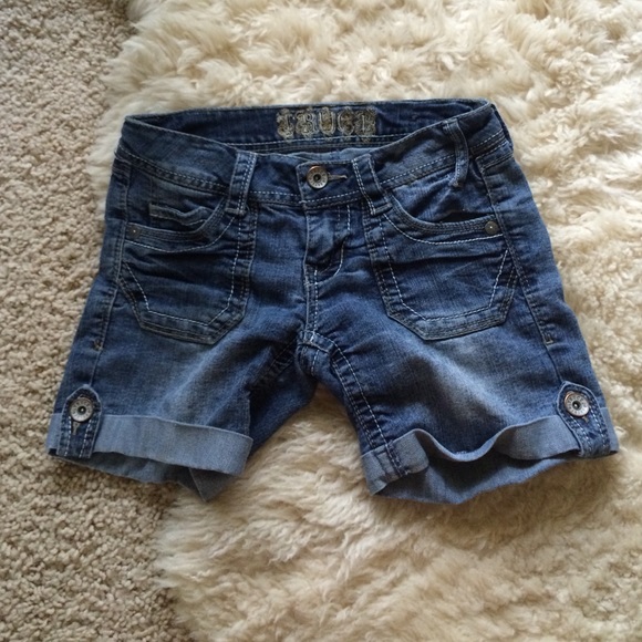 Cute denim jean shorts