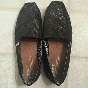 Like New women's TOMS