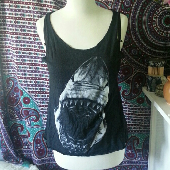 Shark tank top