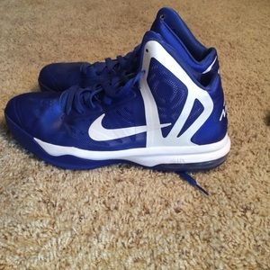 Hyper-Aggressor basketball shoes