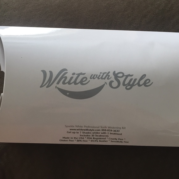 Teeth whitening kit 🚫HOLD🚫