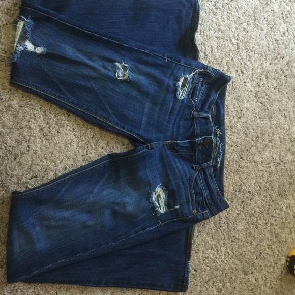 American Eagle distressed dark wash Jeans