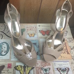 Steve Madden nude sandals