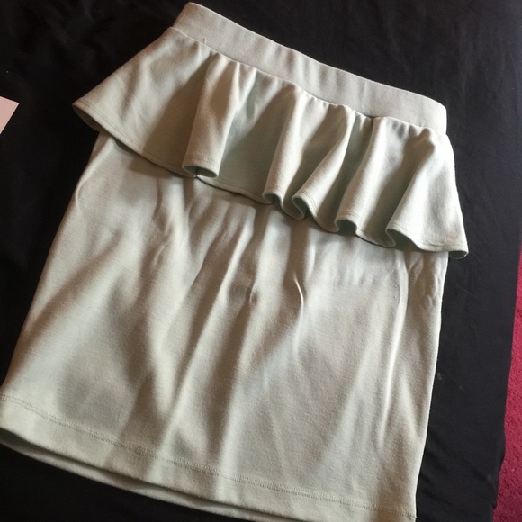 Forever21 mint peplum skirt