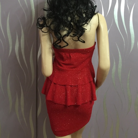 ❌SOLD❌Red Strapless Short Sparkly Dressed - Picture 4 of 4