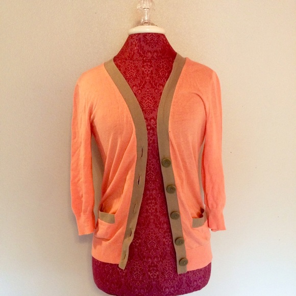 Banana Republic Sweaters - ✂️ final reduction✂️Salmon Cardigan with Tan Trim