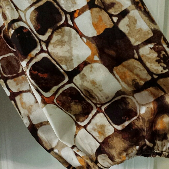 ST. JOHN silk/spandex multi-colored L/S blouse - Picture 3 of 4