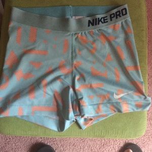 Rare Nike pros❤️