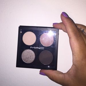 Mac eyeshadow pallete
