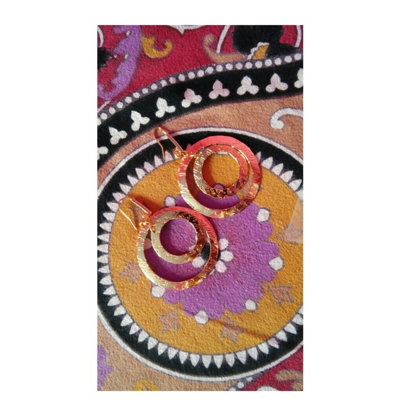 Golden hoop earrings! - Picture 1 of 1