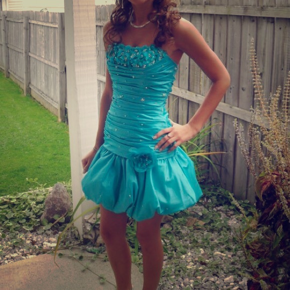 Homecoming Dress - Picture 1 of 3