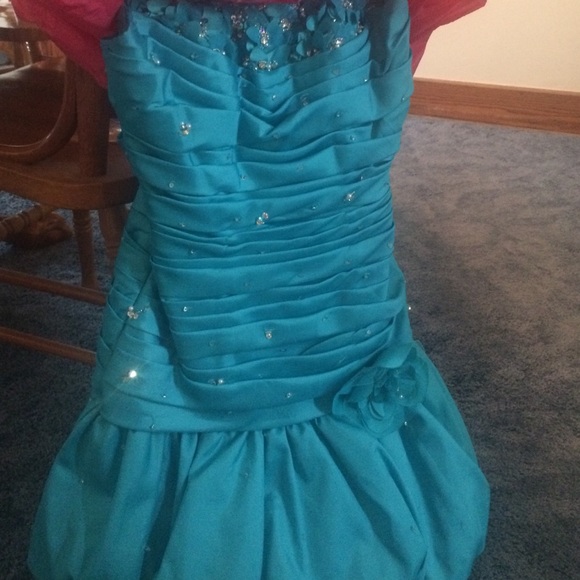 Homecoming Dress - Picture 2 of 3