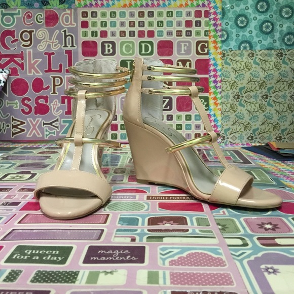 Jessica Simpson Wedges👠make me an offer😉