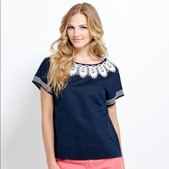 Vineyard Vines Tops - ✨SOLD✨ Vineyard vines embroidered top navy