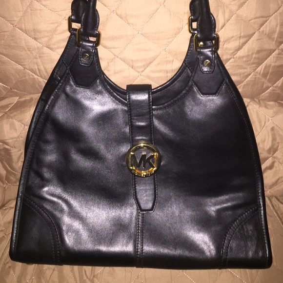 Michael Kors Handbags - Black Michael Kors purse!