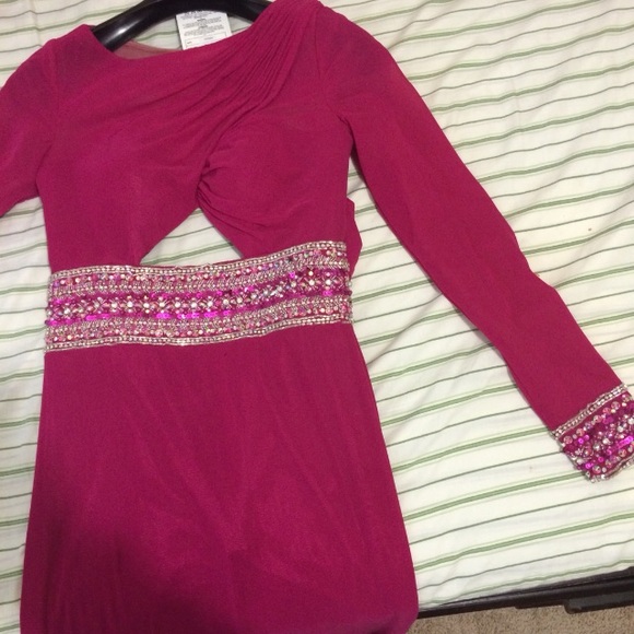 ALYCE RASPBERRY PROM DRESS - Picture 4 of 4