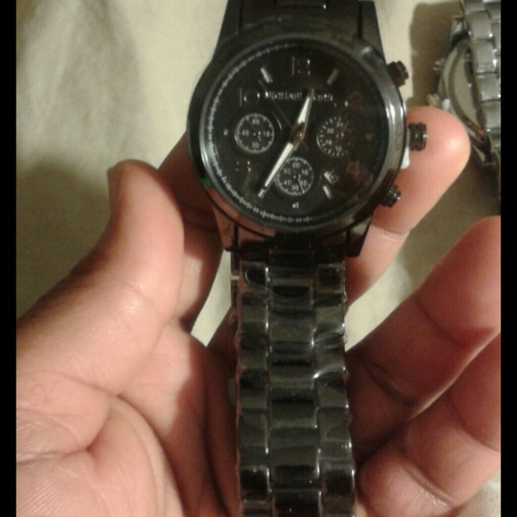 Kors Watch - Picture 2 of 4