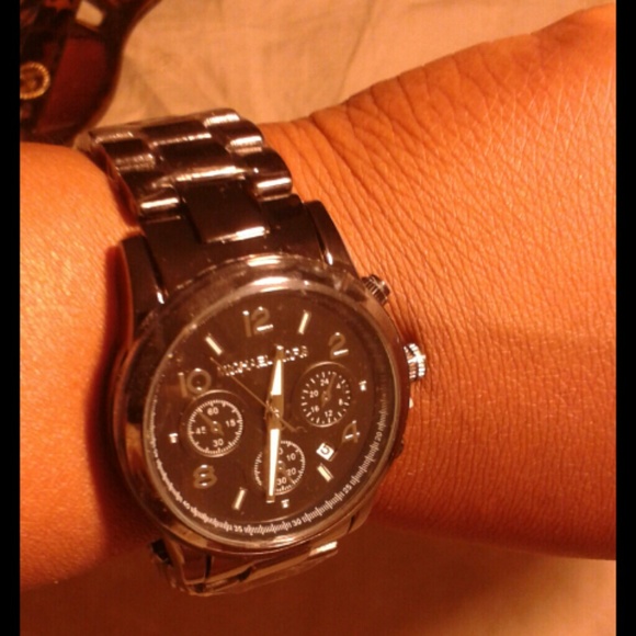 Kors Watch - Picture 4 of 4