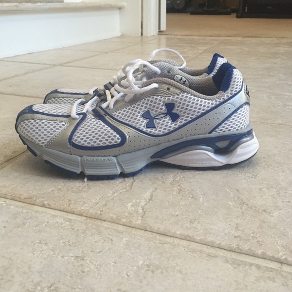 Brand new under armor tennis shoes