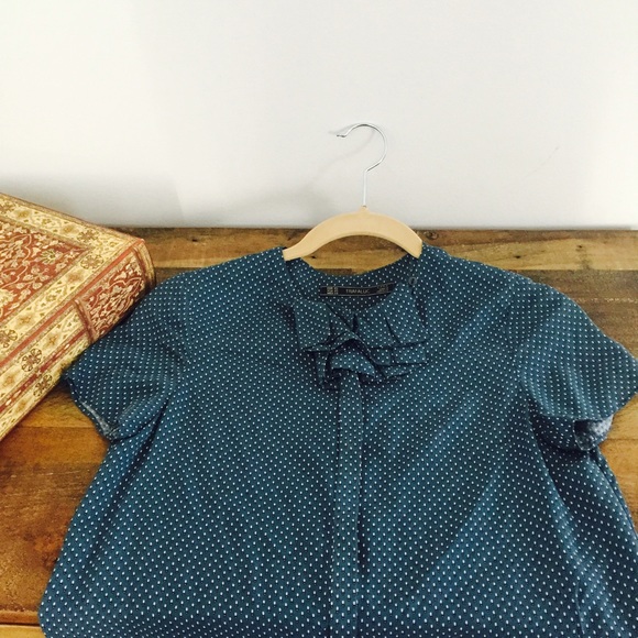 SOLD. Vintage looking blue top