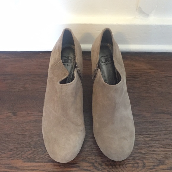 Never worn beige suede booties - Picture 3 of 4